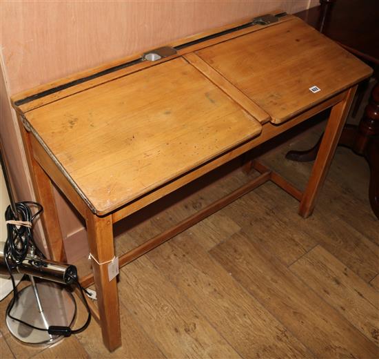 A School double desk W.102cm